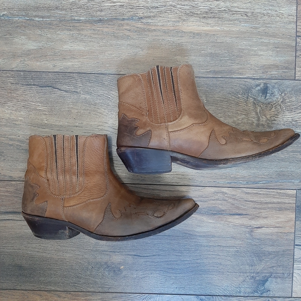 Palomino Cowboy boots